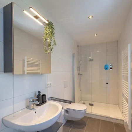 Sweethome - Maisonette Apartment, Parkplatz, Wifi, Naehe Zentrum * Фюрстенфельдбрукк