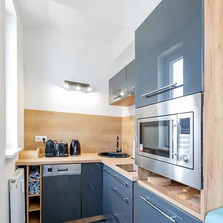 Sweethome - Maisonette Apartment, Parkplatz, Wifi, Naehe Zentrum * Фюрстенфельдбрукк