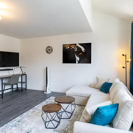 Sweethome - Maisonette Apartment, Parkplatz, Wifi, Naehe Zentrum Апартаменты Фюрстенфельдбрукк