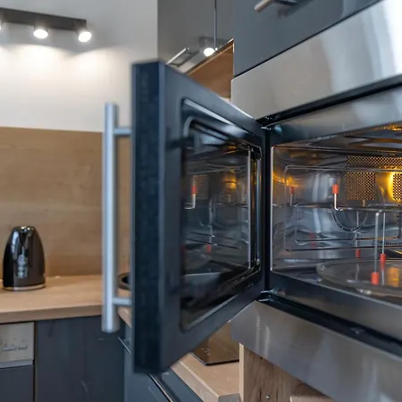 Sweethome - Maisonette Apartment, Parkplatz, Wifi, Naehe Zentrum * Фюрстенфельдбрукк